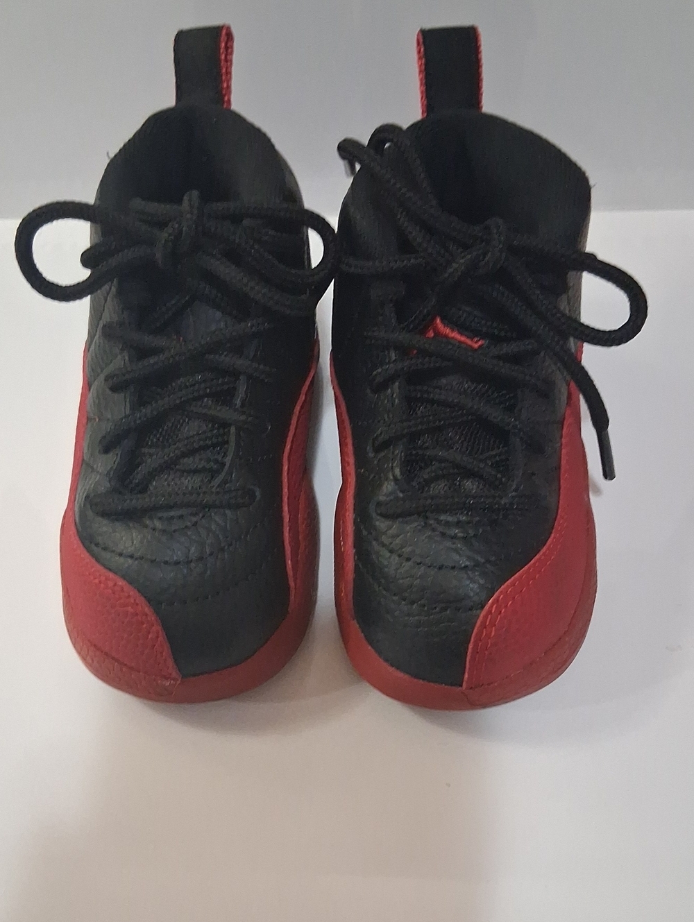 Pre-owned Kids Black and Red Athletic Sneakers – Youth Performance Shoes